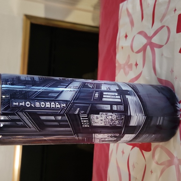 Betty Boop Kissing 💋 Tumbler.  20oz NWT Hand Crafted - Picture 5 of 10